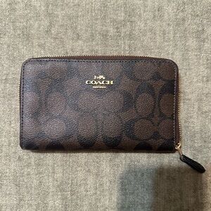 Coach signature wallet
